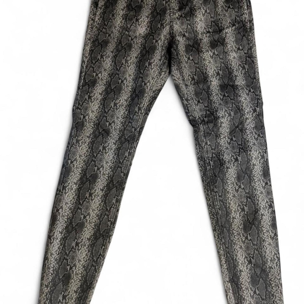 Hue Ultra Soft Denim Python Leggings Grey Snake Print Skinny Pants NWT U20797 M - Picture 2 of 7